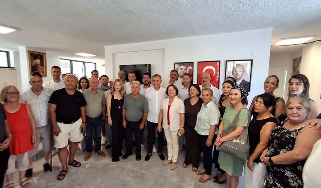 Başkan Gençay ve 20 meclis üyesi 'YENİ Parti'ye katıldı