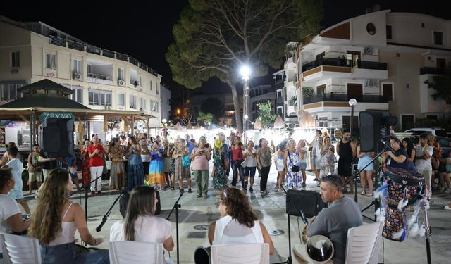 Didim Belediyesi Altınkum sanat sokağında sanat ve dayanışmayı buluşturdu