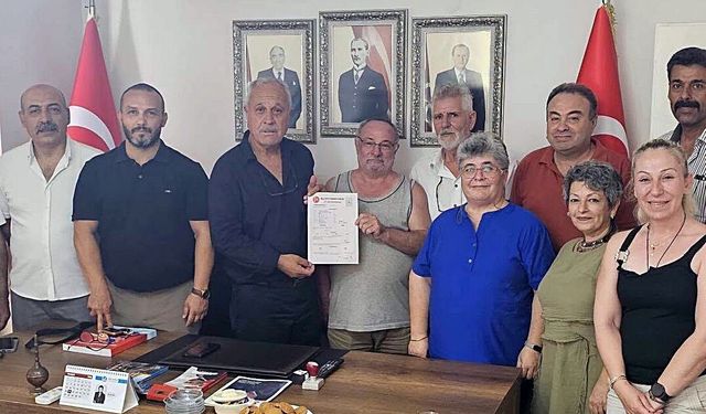 Didim MHP yönetimi mazbatasını aldı