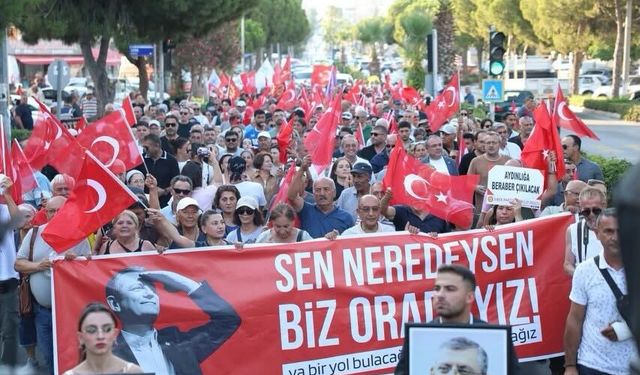 Görevden alınan Didim CHP yönetiminden yürüyüşlü protesto