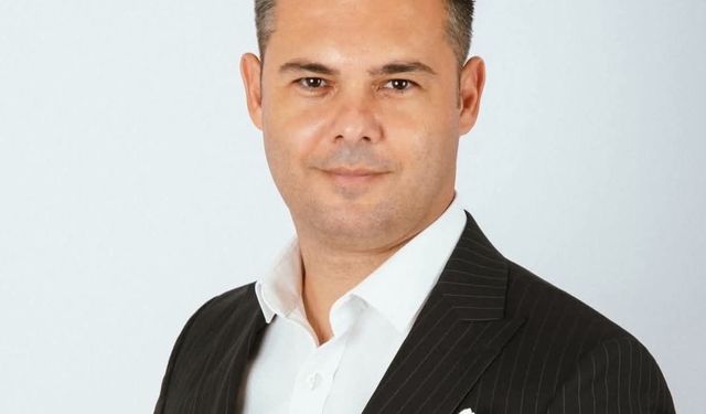 İYİ Partili Başkan Alp'ten siyasilere gönderme