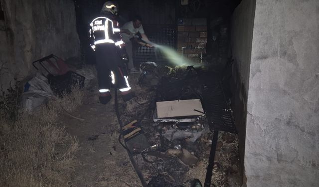 Karacasu'da korkutan yangın : Evler tehlike atlattı
