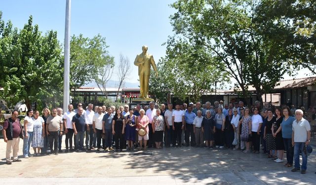 Karacasu’da CHP’den Toplu İstifa: Belediye Başkanı, İlçe Yönetimi ve Meclis Üyeleri "Yeni Parti"ye Katıldı