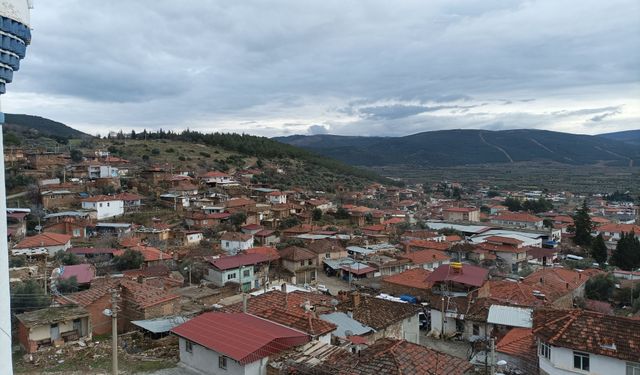 Karacasu koca çınarını kaybetti