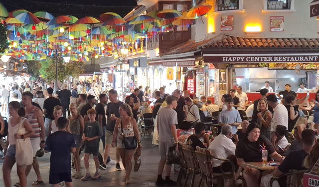 Kruvaziyer turizminde rekorun adı yine 'Kuşadası'
