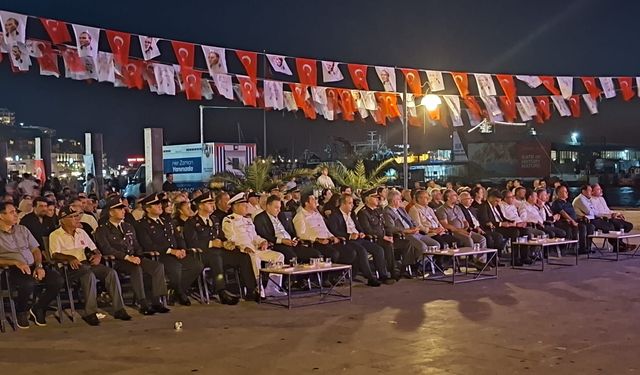 Kuşadası '15 Temmuz' ruhunu tek yürekte yaşattı