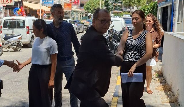 Kuşadası CHP'de sessiz devir teslim