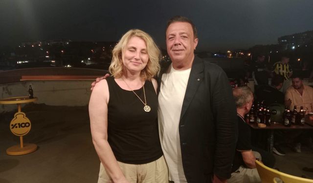 Kuşadası Fenerbahçeliler Derneği'nde bayrak değişimi