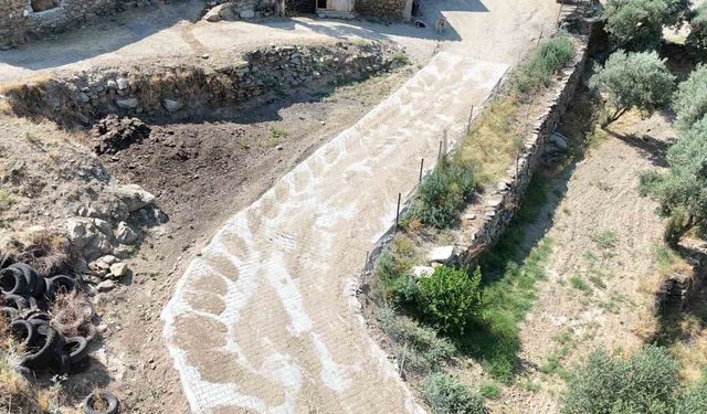 Nazilli Belediyesi kırsalda o yolu yeniledi