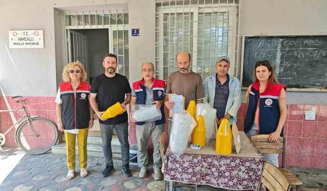 Nazilli’de 2 bin 500 Akdeniz meyve sineği tuzağı dağıtıldı