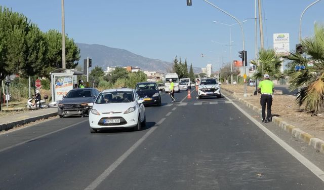 Motosiklet sürücüsü ölümden döndü: Nazilli korkutan kaza, 2 yaralı