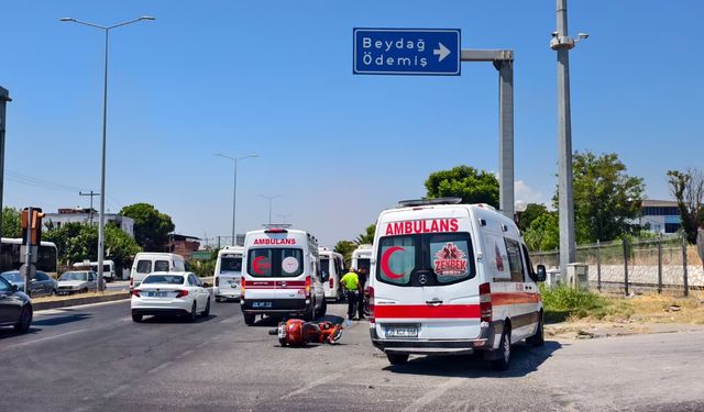 Nazilli'de kırmızı ışık ihlali kaza getirdi: Ambulans ve motosiklet çarpıştı : 1 yaralı