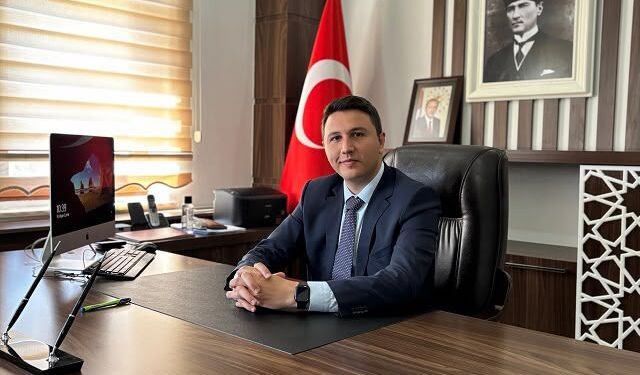 Buharkent’in yeni kaymakamı Haydaroğlu oldu