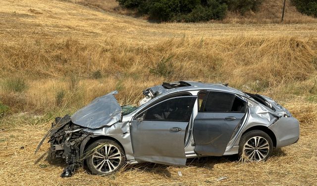 Kontrolden çıktı, tarlaya girdi; 1 ölü