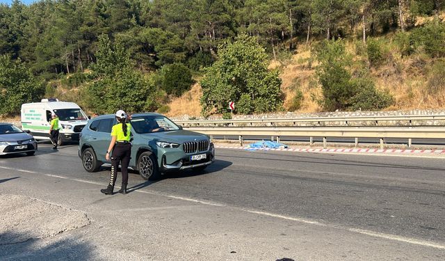 Motosiklet bariyerlere çarptı, sürücü hayatını kaybetti