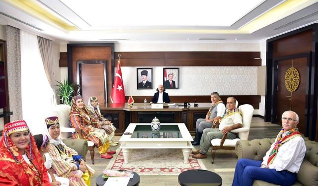 Aydın Efeleri’nden Vali Varol’a ‘yöresel’ ziyaret
