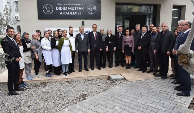 Didim Ticaret Odası’nda Erbaş 8 yıllık icraatlarını anlatarak veda etti