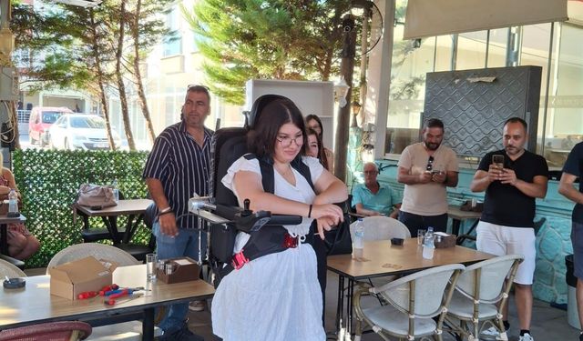 Didim'de yürek ısıtan dayanışma! Gülümsu hayatında ilk kez ayağa kalktı