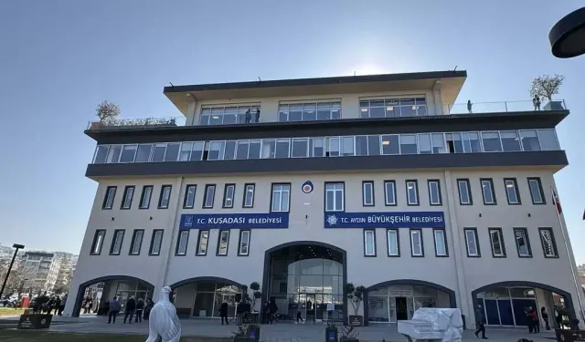 Kuşadası Belediyesi'ne operasyon: Gözaltına alınan isimler belli oldu