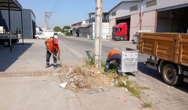 Efeler’de kapsamlı temizlik mesaisi