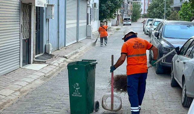 Efeler’de temizlik çalışmaları sürüyor