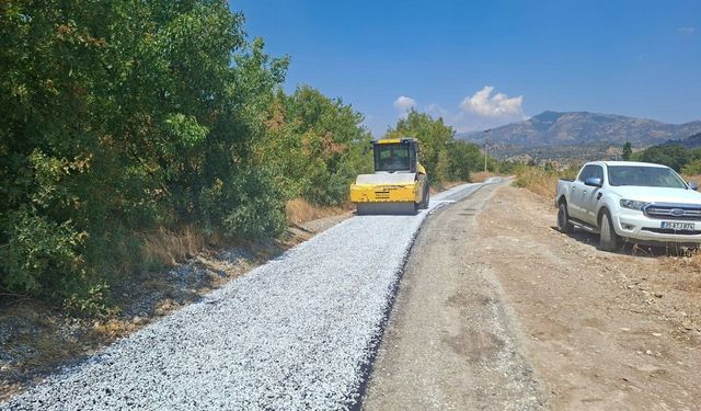 Efeler’den üreticilere yol desteği