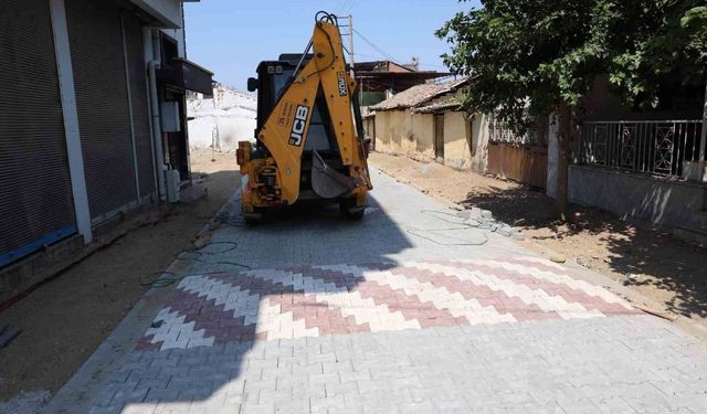 İncirliova’da 3 sokakta yol yenileme çalışmaları sürüyor
