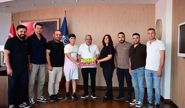 İncir ikram edip, Köşk’ün sorunlarını ilettiler