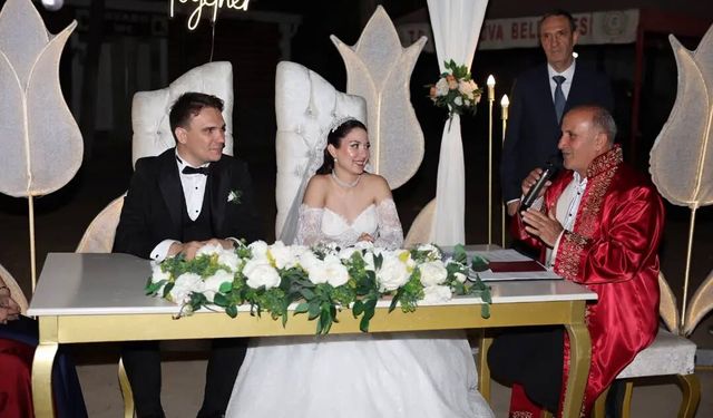 İncirliova’nın sevilen muhtarının oğlu, evlendi