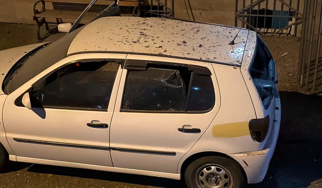 Otoparktaki araçların üzerine insansız hava aracı düştü