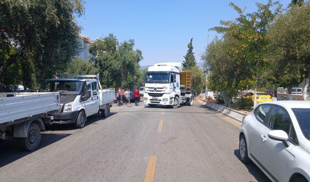 Karacasu’da aynı anda çifte panik: Önce patlama sesi, ardından kaza geldi