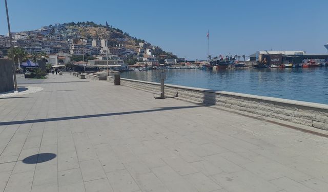 Kuşadası'nda sıcak hava kavuruyor