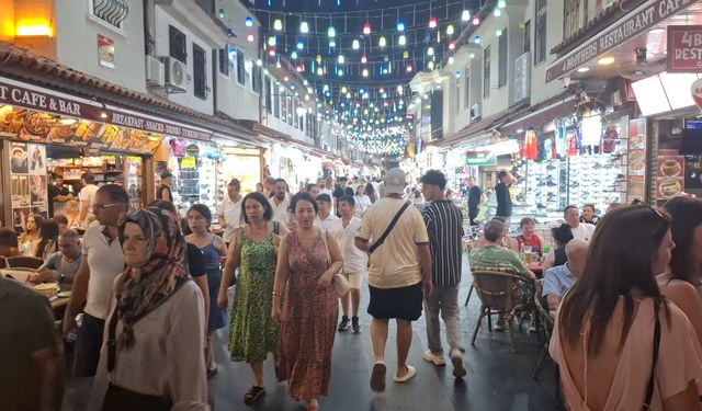 Kuşadası’nda sonbahar öncesi turizm hareketliliği arttı