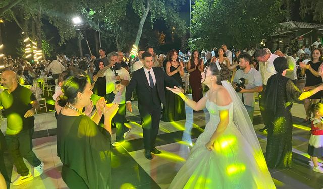 Nazilli'de Erdinç Güner'in mutlu günü: Siyaset ve eğitim camiası bu düğünde buluştu