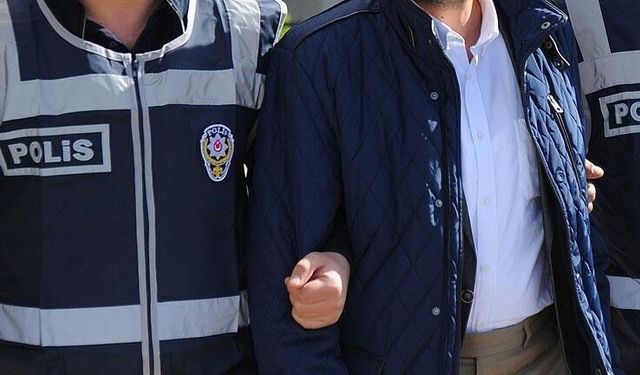 Kuşadası’nda göçmen kaçakçılığı operasyonu! 2 şüpheli tutuklandı