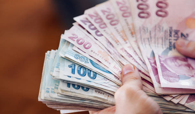 Asgari ücretli milyonları ilgilendiriyor: 2027 zammında iki rakam öne çıktı
