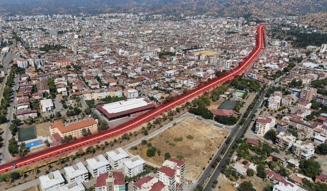 Nazilli Belediyesinden uçak pisti gibi yol