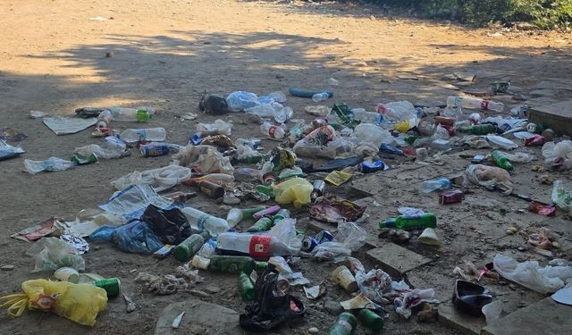 Kuşadası'nın Gözbebeği Çöplüğe Döndü! Dilek Yarımadası'nda Tepkiler Çığ Gibi Büyüyor