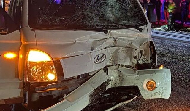 Kamyonetle çarpışan genç motosiklet sürücüsü hayatını kaybetti