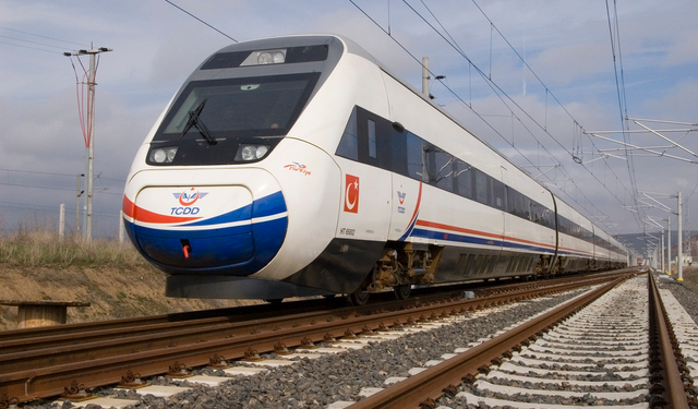 Tren kullananlar dikkat! TCDD’den hayat kurtaran yeni özellik