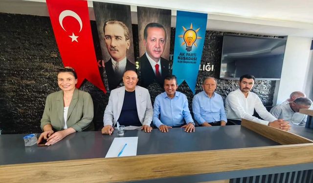 AK Parti'li milletvekili Karakaş Kuşadası teşkilatıyla buluştu