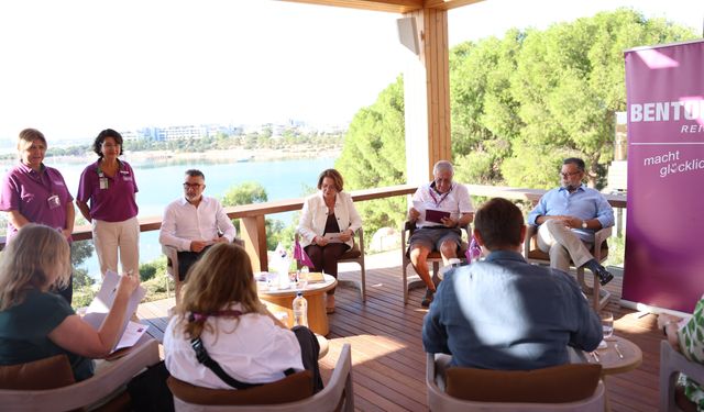 Başkan Gençay Alman medyasının seçkin gazeteci ve turizm yazarlarıyla bir araya geldi
