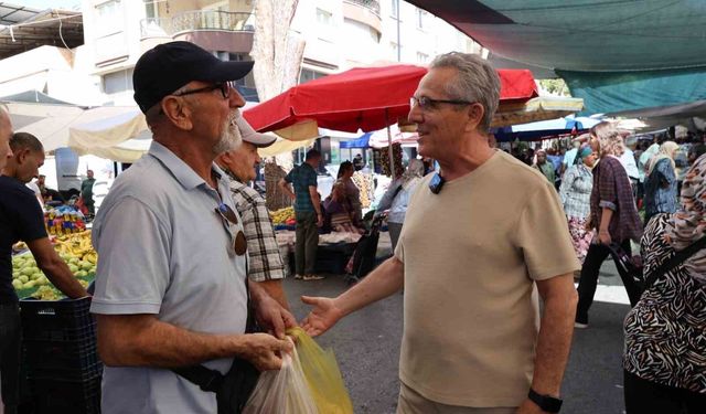 Başkan Tetik, pazarcı esnafı ve vatandaşlarla buluştu