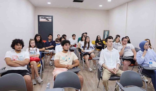 Başkan Yetişkin’den gençlere rehberlik desteği