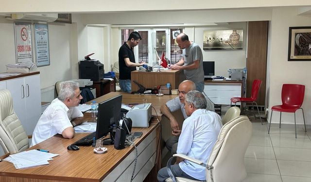 Borcu olan esnafa kredi yolu açıldı, İncirliova’da yoğunluk yaşandı