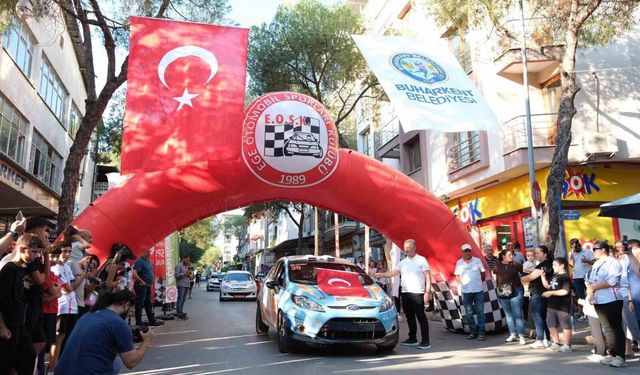 Buharkent’te yarış, ’seremonik start’ ile başladı