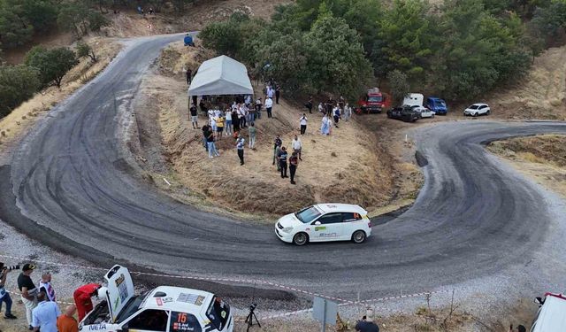 Buharkent’te nefesler tutuldu: 12 pilot zirve için yarışacak