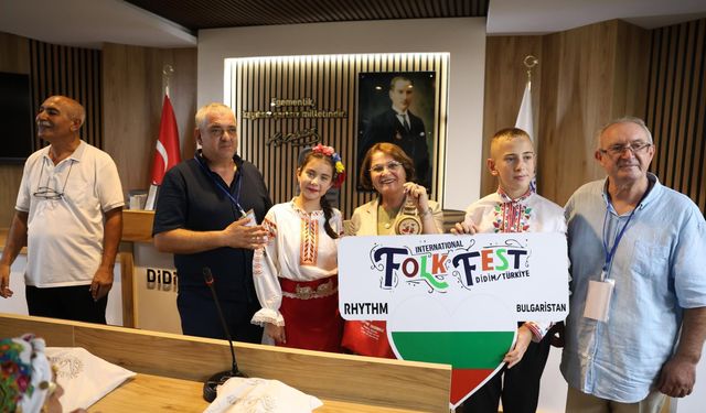 Didim’de uluslararası renkler: Festival ekiplerinden Başkan Gençay’a ziyaret