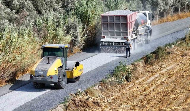 Efeler Belediyesi yol çalışmalarını sürdürüyor