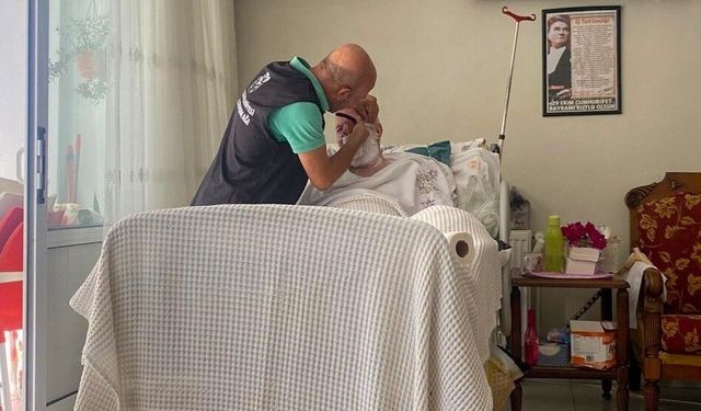 Efeler’de evde bakım hizmeti ihtiyaç sahiplerine umut oluyor